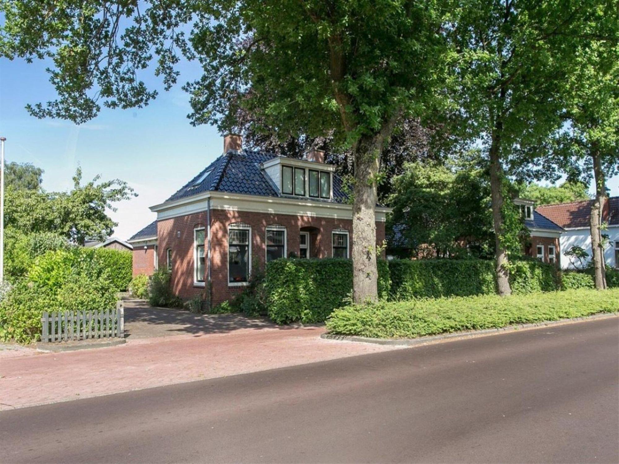 Vakantiehuis Pleasant In With Garden *